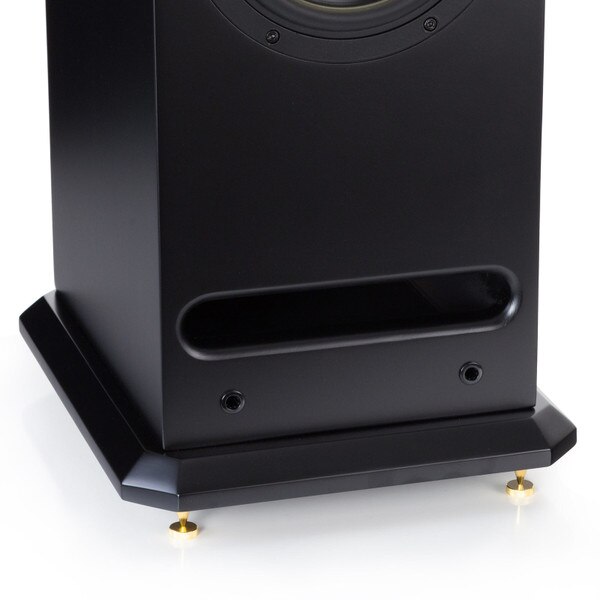 Level Three Tower Speaker - Black - Close-up of port